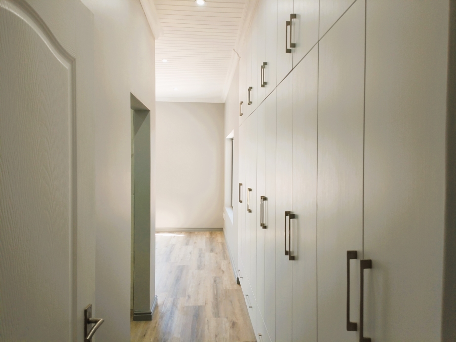 4 Bedroom Property for Sale in Tafelzicht Western Cape